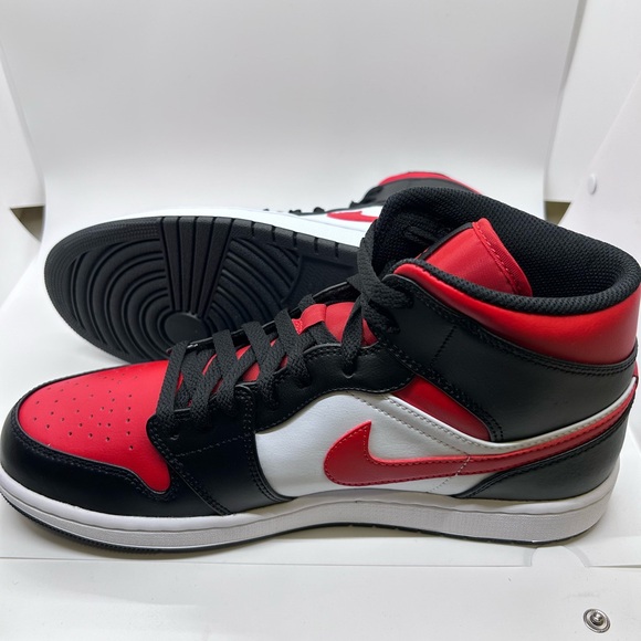 Nike Air Jordan 1 Mid Size Men’s 10.5 - LAST CHANCE!!! - Picture 9 of 14